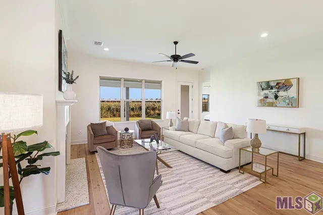 $378,999 | 3237 Creekmere Lane, Baton Rouge, LA 70810