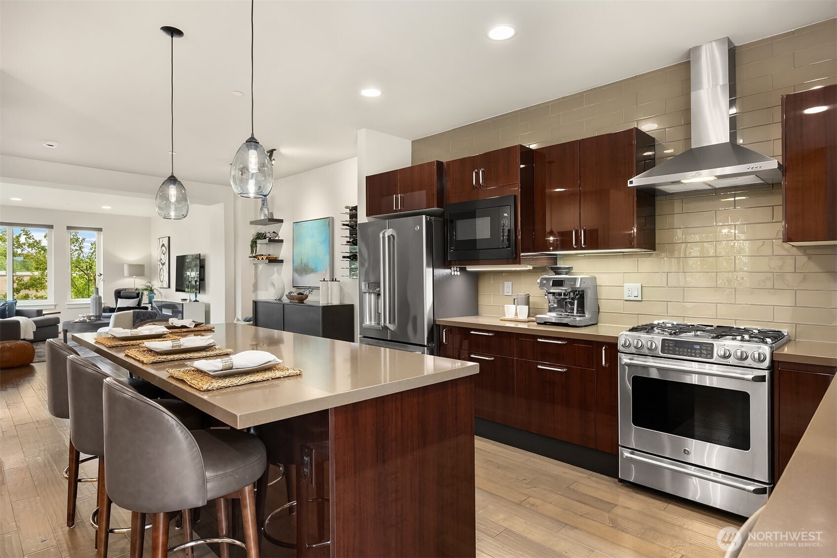 998 Northeast High Street, Unit 12 Issaquah, WA 98029 - Photo 10 of 36