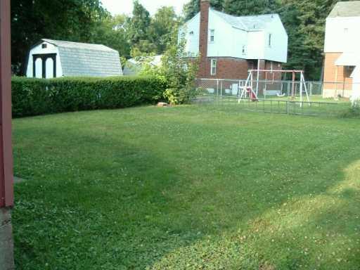 831 Shadycrest Road Beechview, PA 15216 - Photo 2 of 4 Yard/Garden.