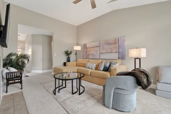 $465,000 | 962 Shoreline Road, Unit 898, Lake Barrington, IL 60010