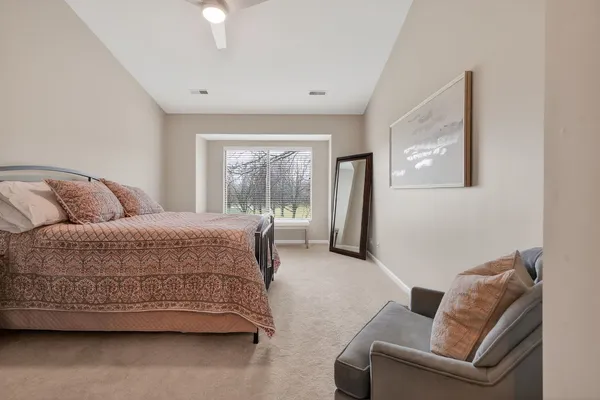 $465,000 | 962 Shoreline Road, Unit 898, Lake Barrington, IL 60010