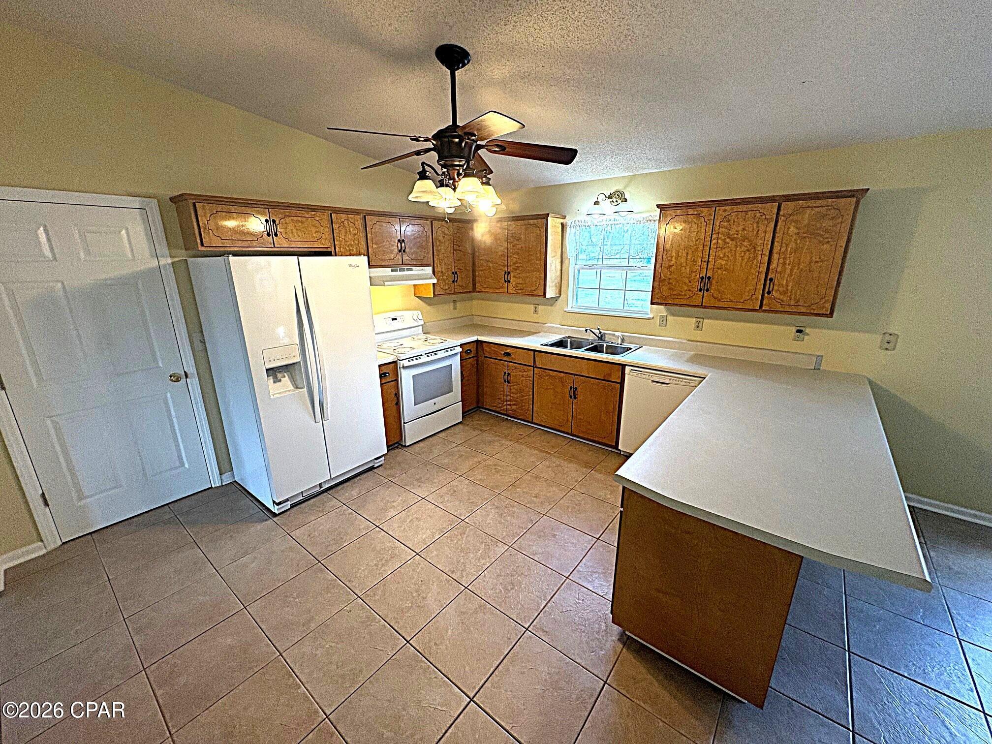 3352 Caverns Road Marianna, FL 32446 - Photo 12 of 82