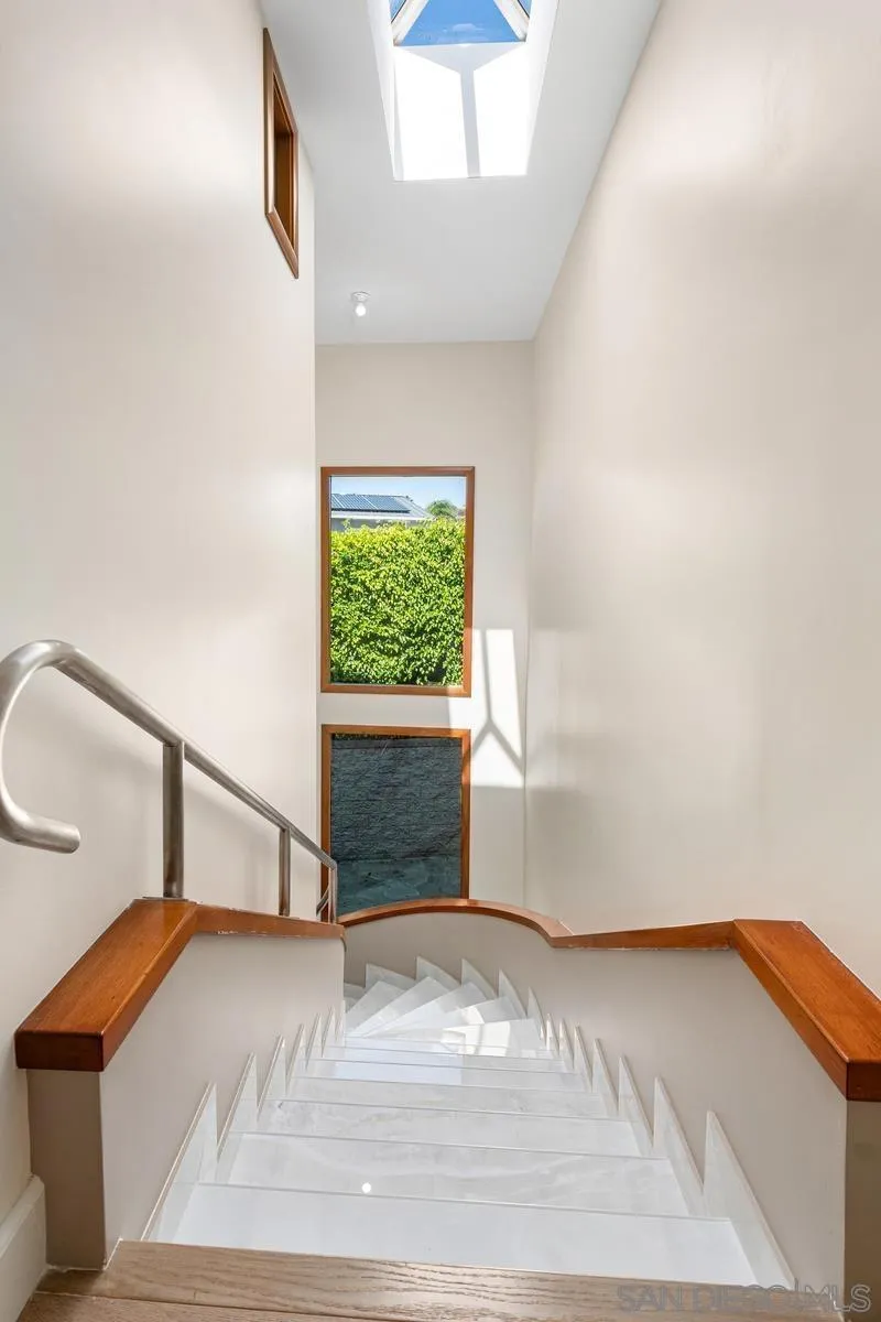 7911 El Paseo Grande La Jolla, CA 92037 - Photo 19 of 32 a view of entryway