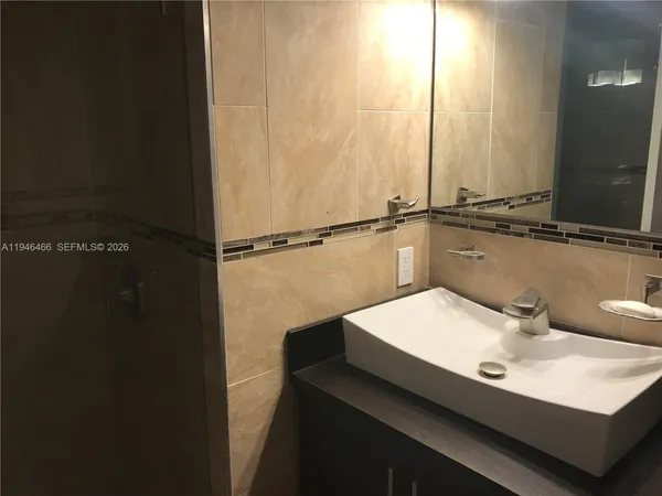 $2,350 | 4652 Northwest 97th Place, Unit 235, Doral, FL 33178