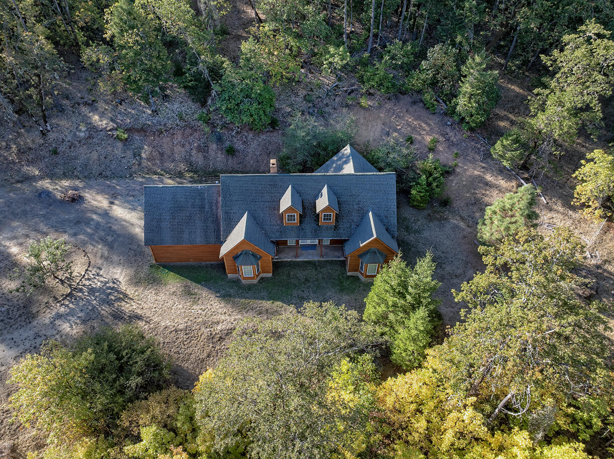 1193 Greenview Road Cave Junction, OR 97523 - Photo 34 of 37 DJI_20241004093354_0069_D copy