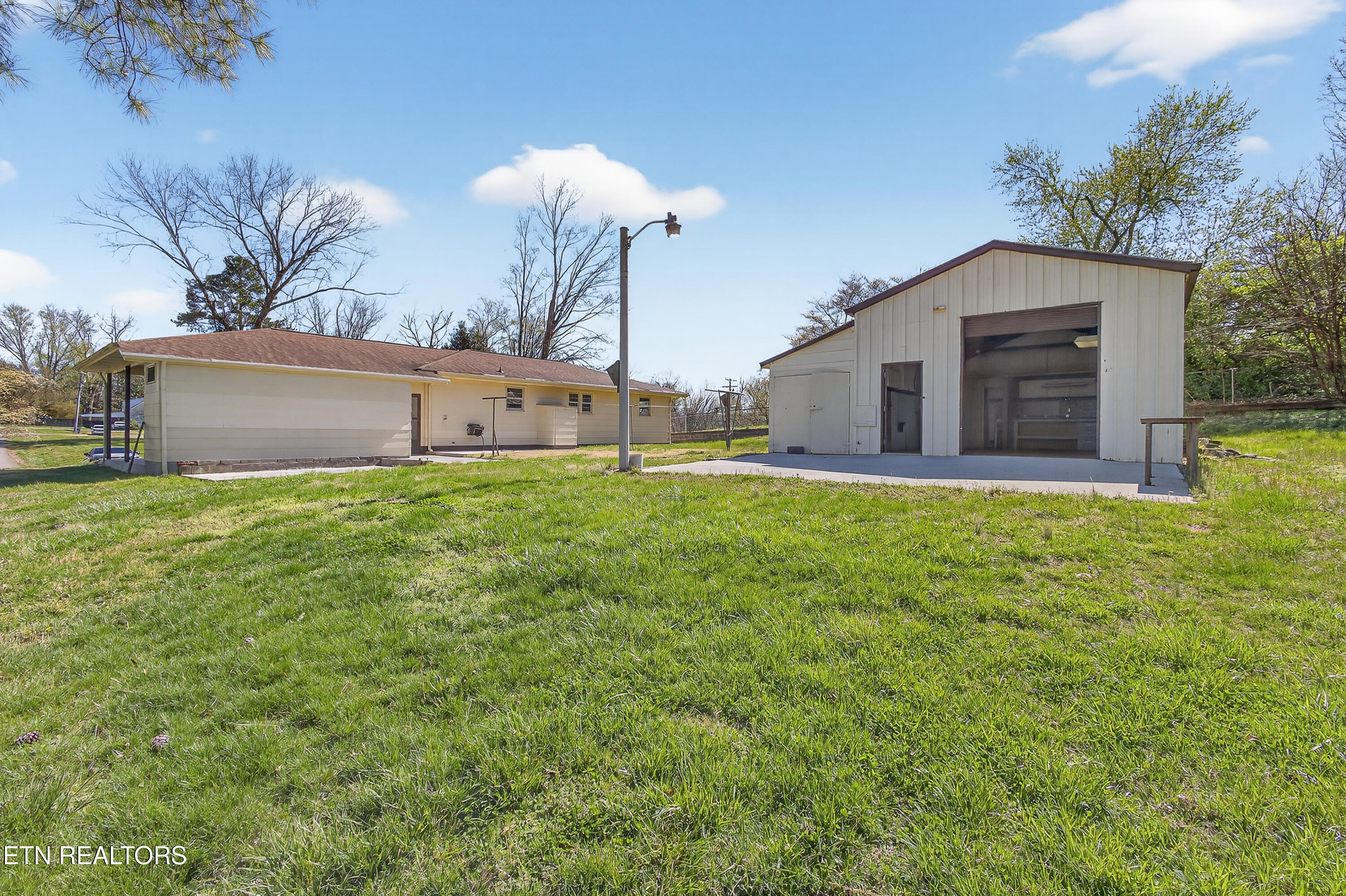 1715 Levy Drive Powell, TN 37849 - Photo 13 of 16 LB1A4846-2