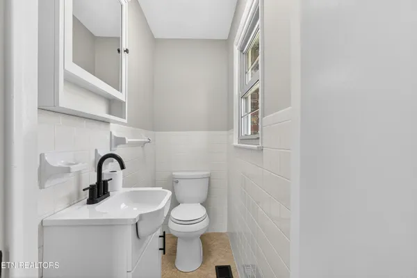 $339,000 | 1715 Levy Drive, Powell, TN 37849