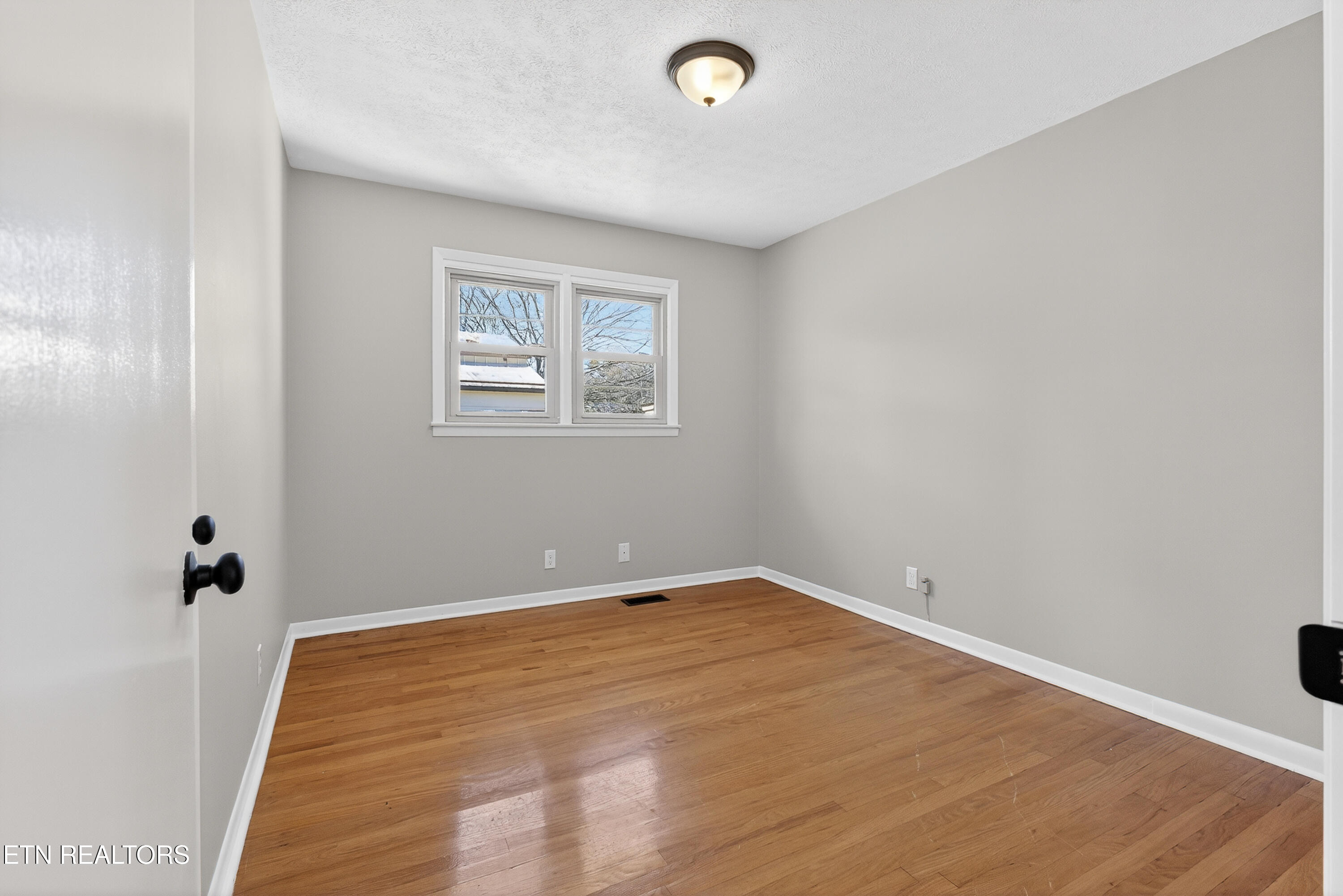 1715 Levy Drive Powell, TN 37849 - Photo 7 of 16 LB1A4883-2