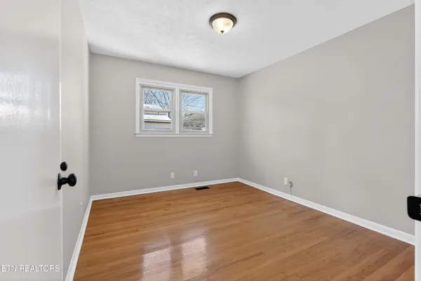 $339,000 | 1715 Levy Drive, Powell, TN 37849