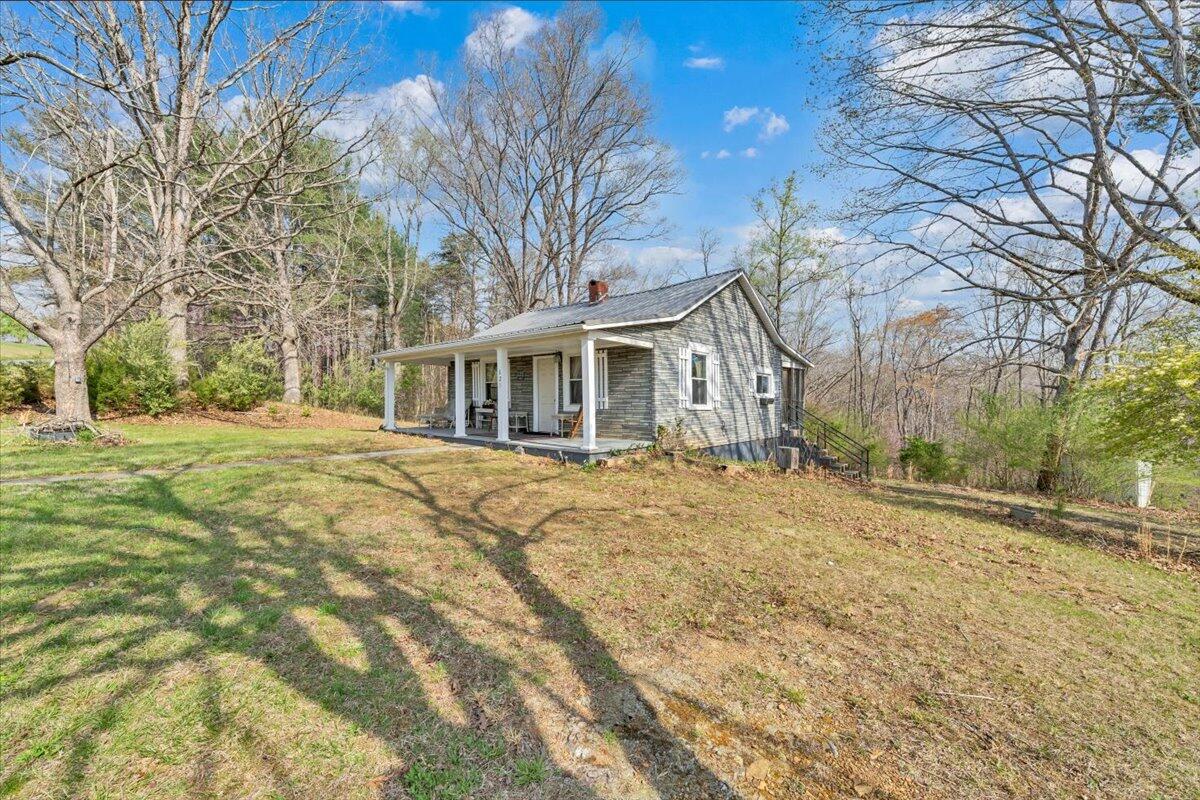 825 Knob Church Road Henry, VA 24102 - Photo 2 of 61 35-MIB04929
