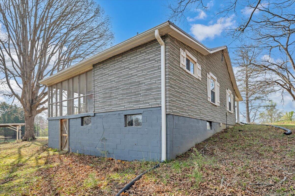 825 Knob Church Road Henry, VA 24102 - Photo 36 of 61 29-MIB04962