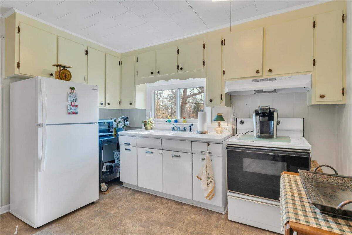 825 Knob Church Road Henry, VA 24102 - Photo 54 of 61 09-MIB04881