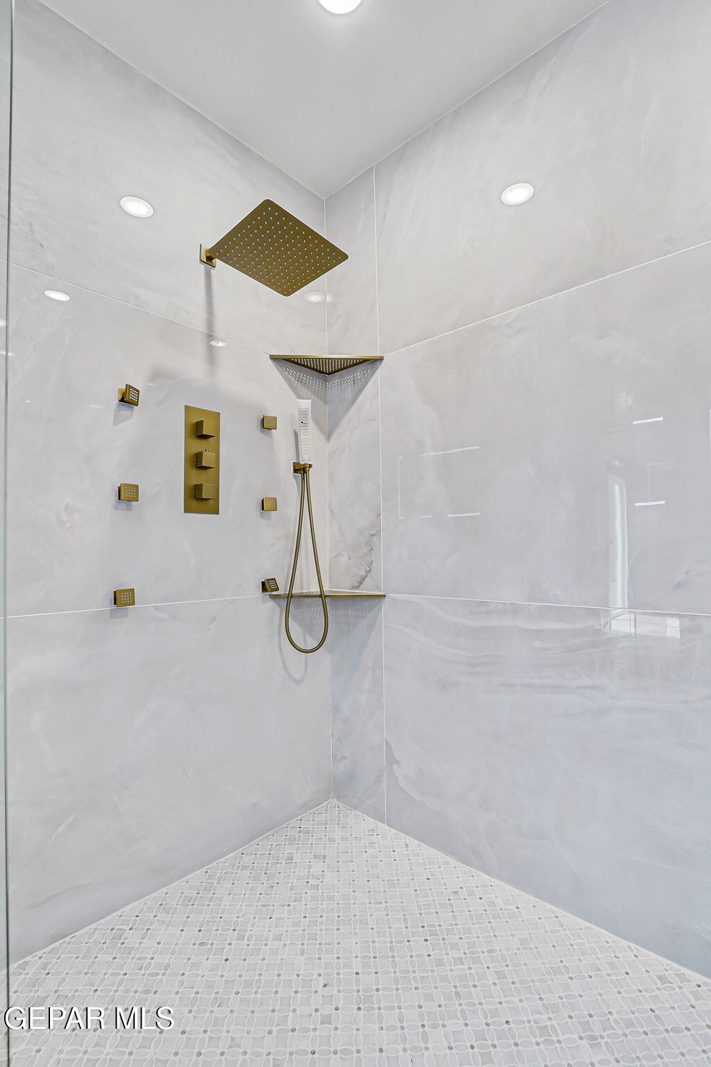 1067 Gardner Road El Paso, TX 79932 - Photo 33 of 59 a bathroom with a shower