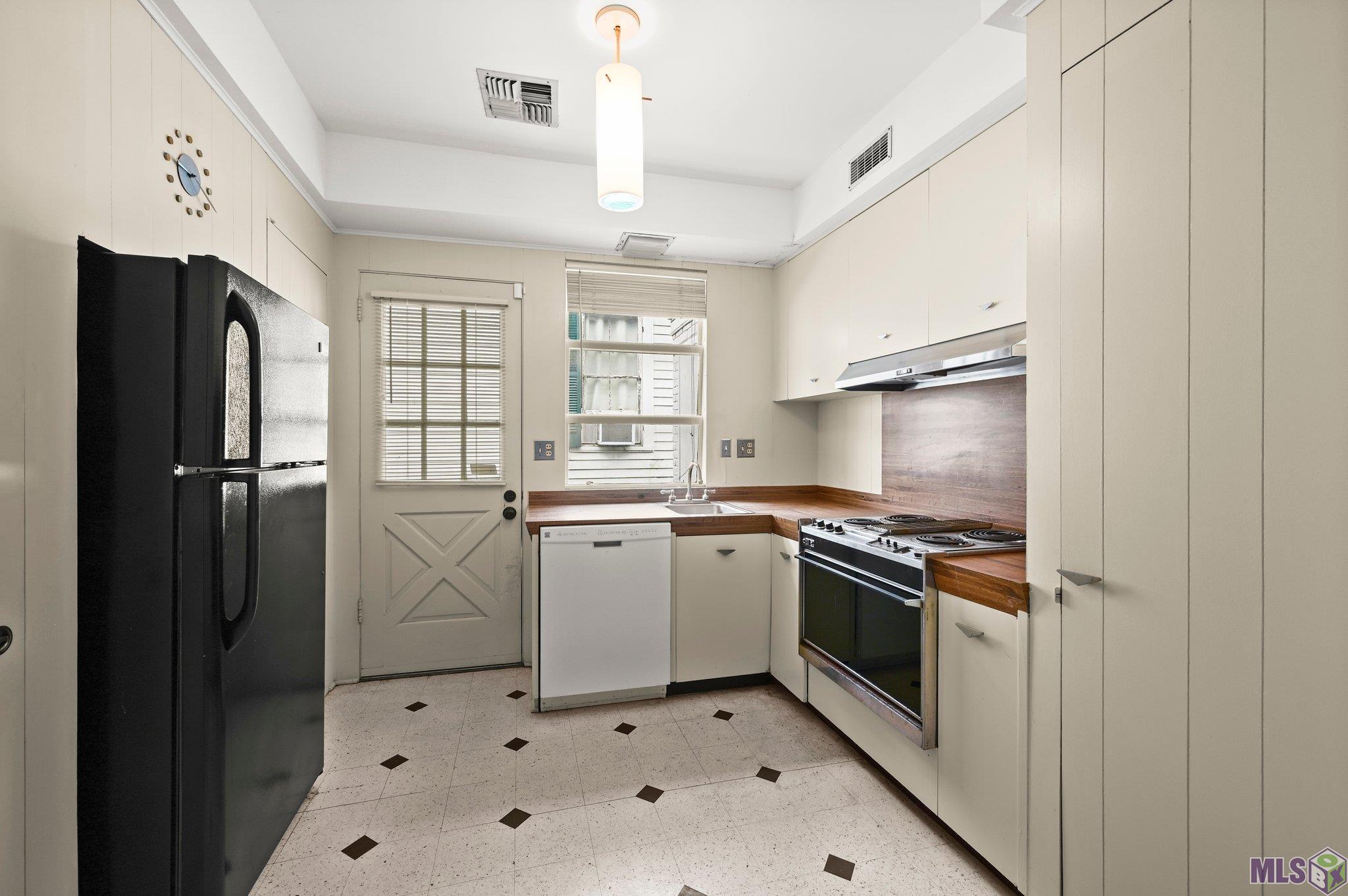 212 Lessard Street Donaldsonville, LA 70346 - Photo 7 of 32