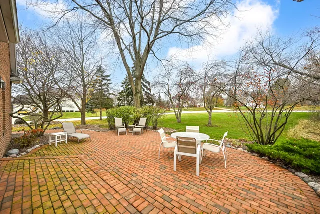 $939,000 | 3230 Yale Court, Brookfield, WI 53005