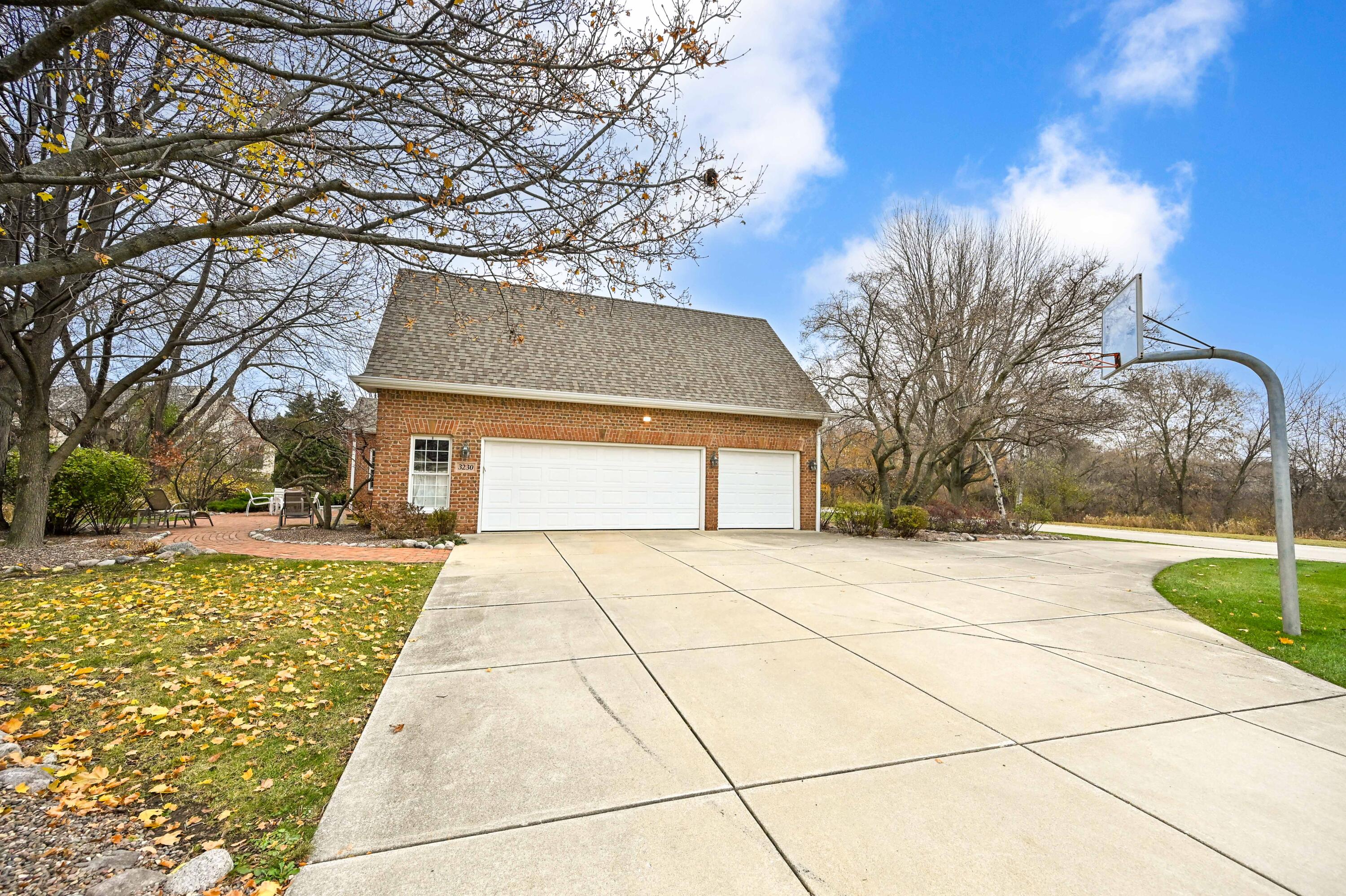 3230 Yale Court Brookfield, WI 53005 - Photo 38 of 41 3 Car Garage