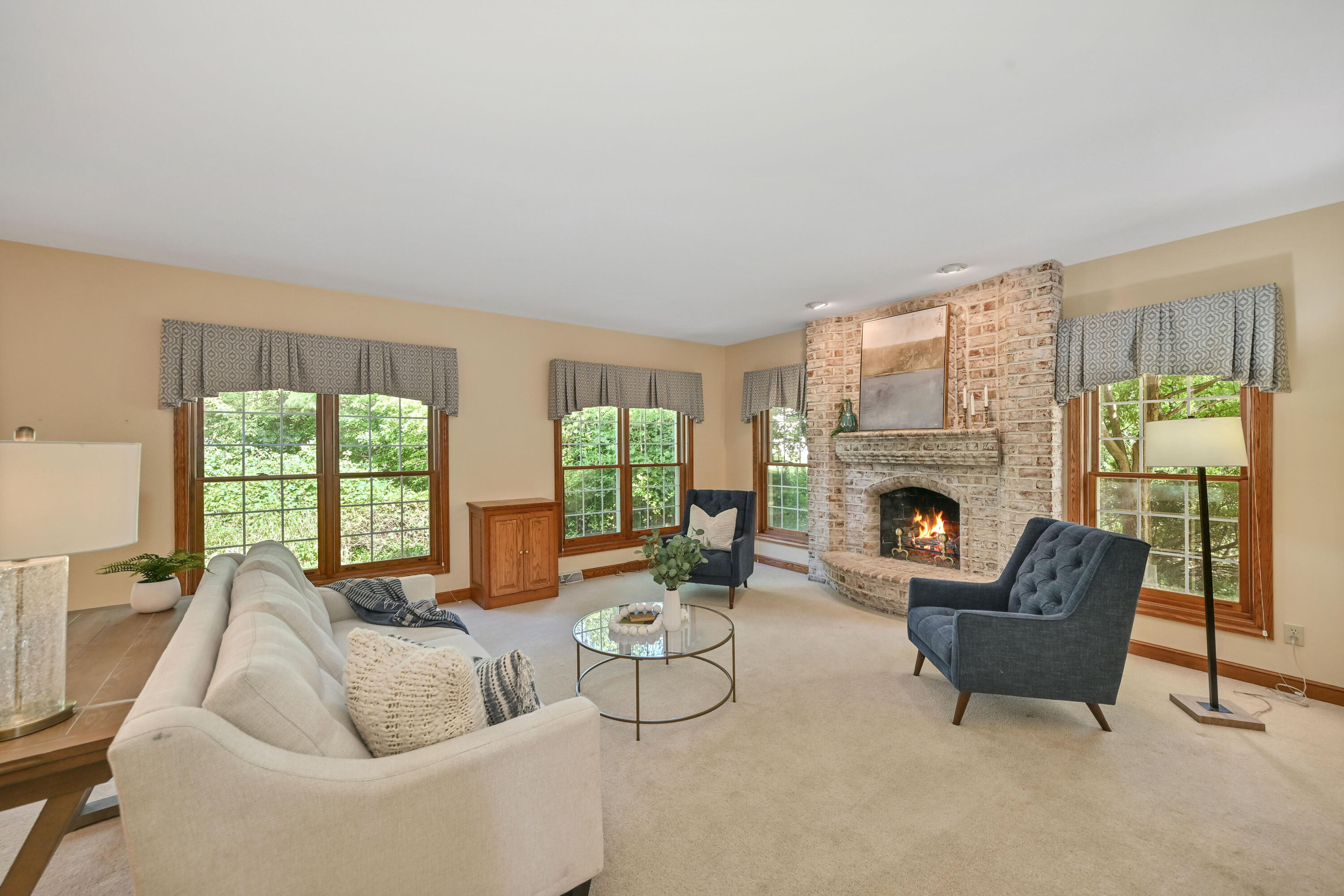 3230 Yale Court Brookfield, WI 53005 - Photo 9 of 41 Living Room