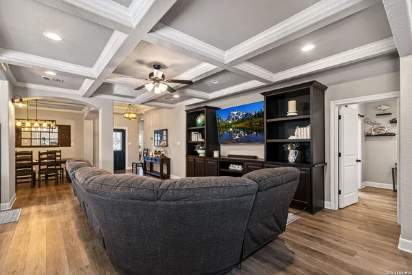 $529,900 | 15820 Chippewa Boulevard, Selma, TX 78154