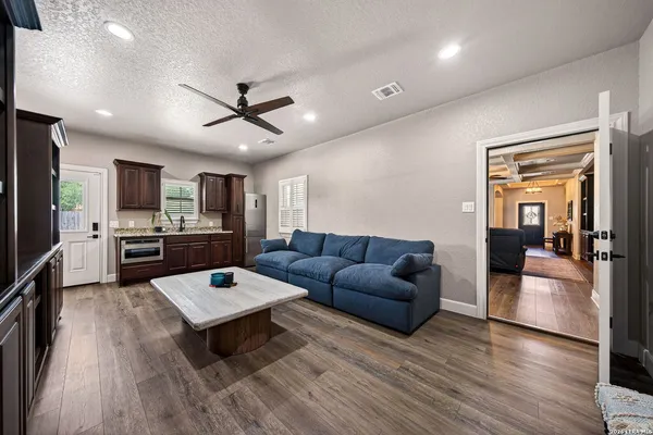 $529,900 | 15820 Chippewa Boulevard, Selma, TX 78154