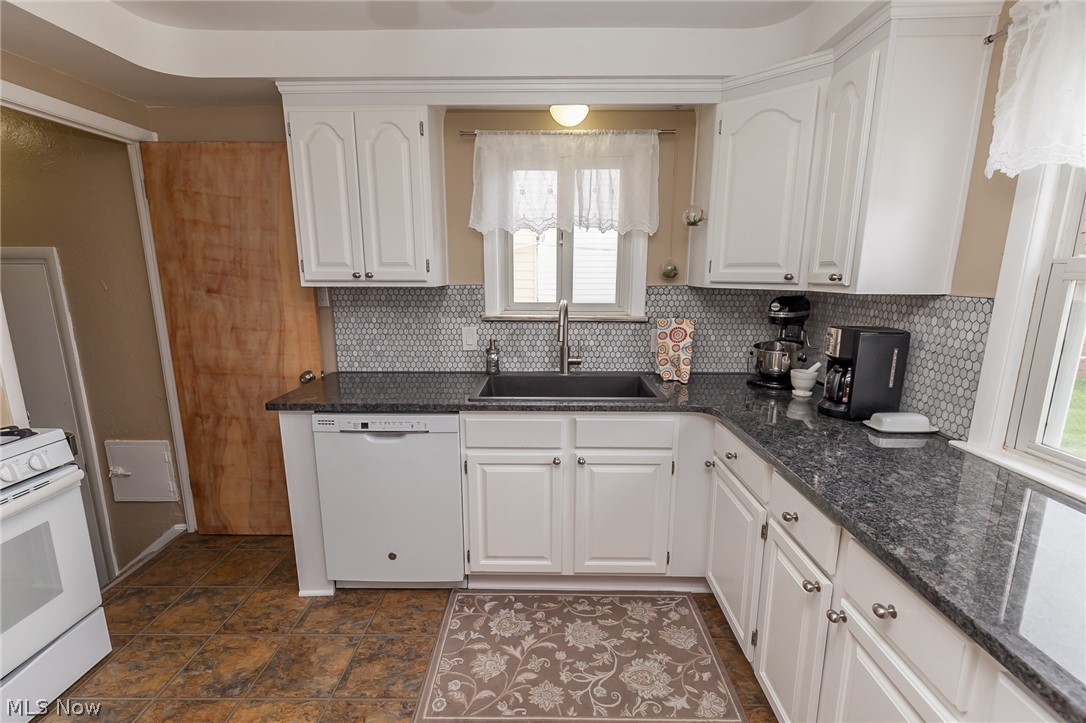4069 Wilmington Road Cleveland, OH 44121 - Photo 11 of 24 Gallery Image 11