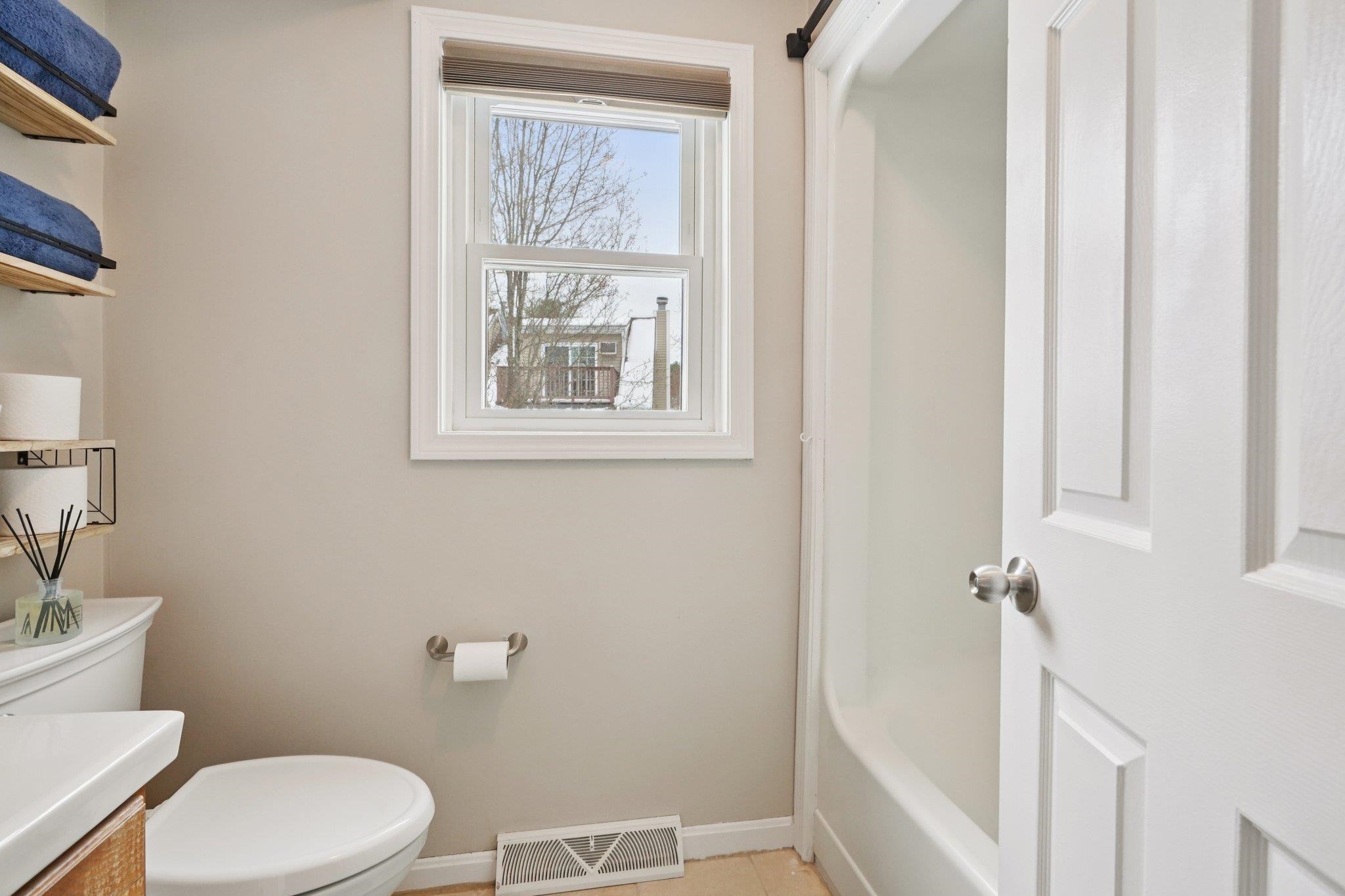 16 Cadogan Way Nashua, NH 03062 - Photo 22 of 35