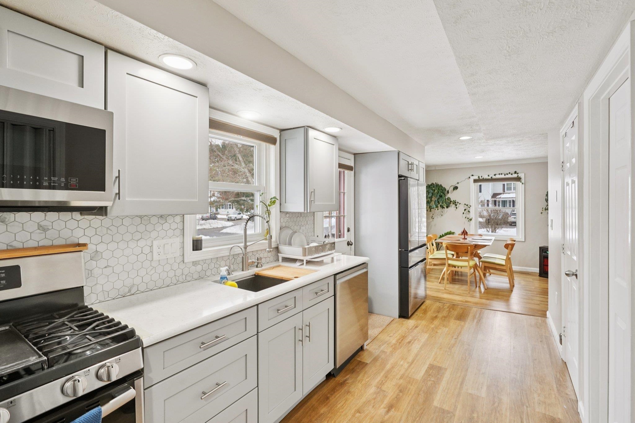 16 Cadogan Way Nashua, NH 03062 - Photo 9 of 35