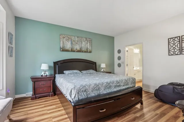 $489,900 | 14048 Waters Edge Trail, New Berlin, WI 53151