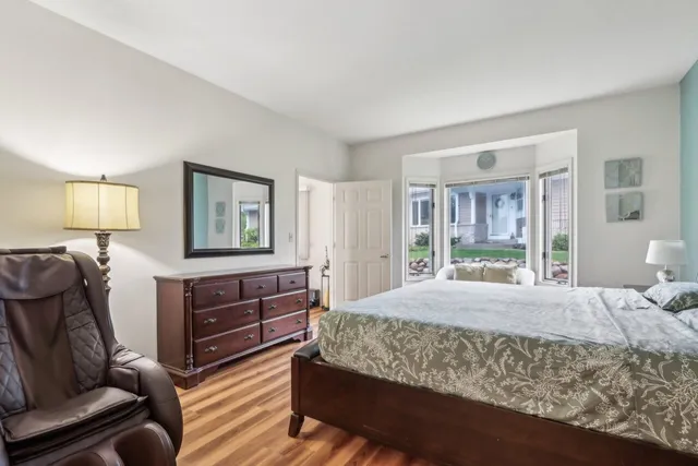 $489,900 | 14048 Waters Edge Trail, New Berlin, WI 53151