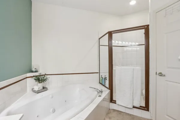 $484,900 | 14048 Waters Edge Trail, New Berlin, WI 53151