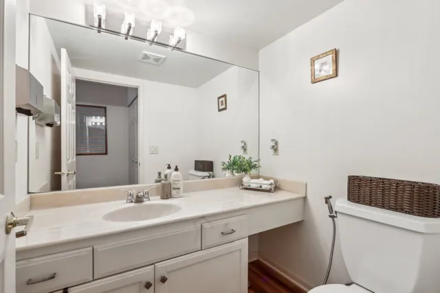 $489,900 | 14048 Waters Edge Trail, New Berlin, WI 53151