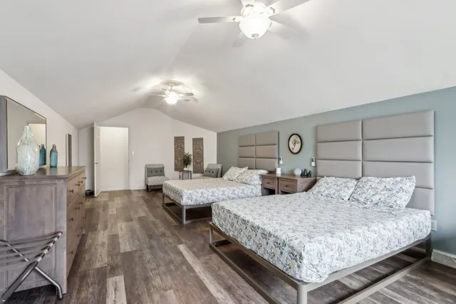 $489,900 | 14048 Waters Edge Trail, New Berlin, WI 53151