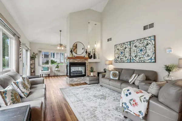 $484,900 | 14048 Waters Edge Trail, New Berlin, WI 53151
