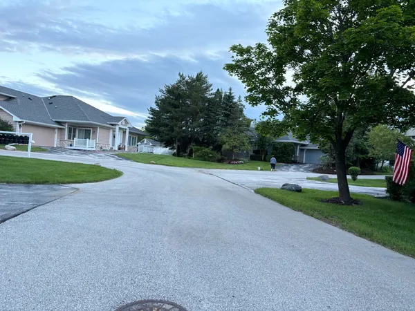 $484,900 | 14048 Waters Edge Trail, New Berlin, WI 53151
