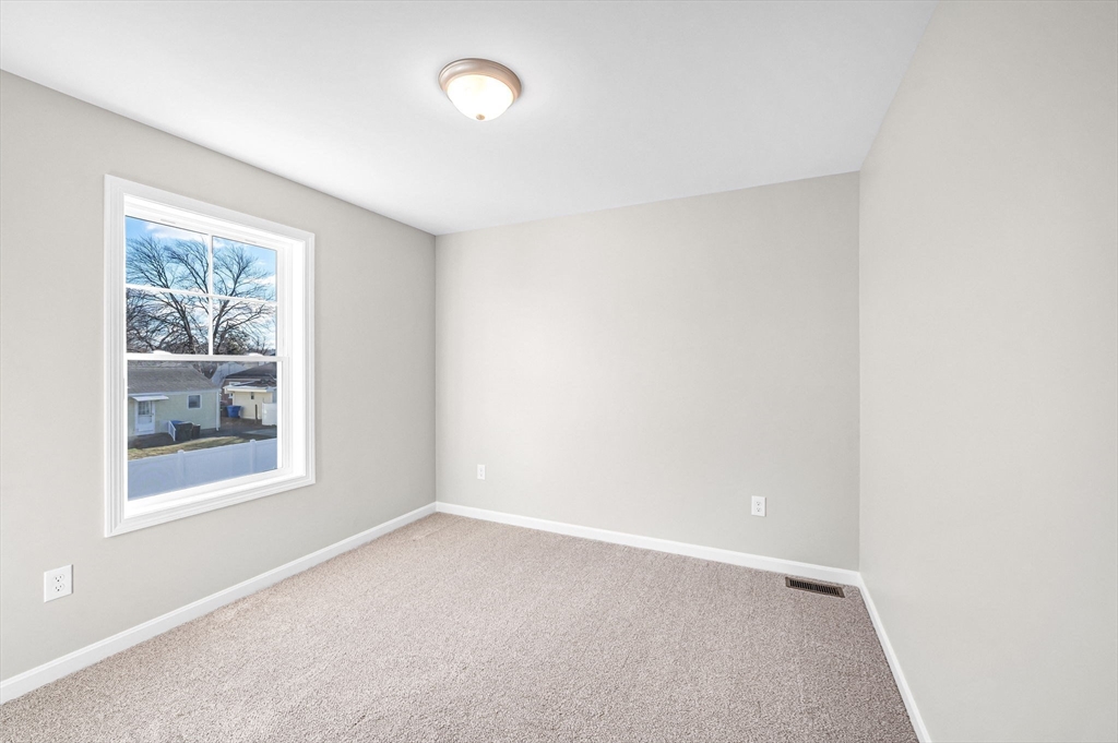 39 Wallace Street Springfield, MA 01119 - Photo 23 of 39