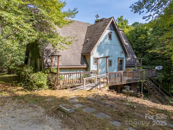 $575,000 | 1084 Old Howard Gap Road, Saluda, NC 28773