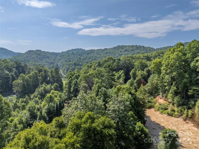 $675,000 | 1084 Old Howard Gap Road, Saluda, NC 28773