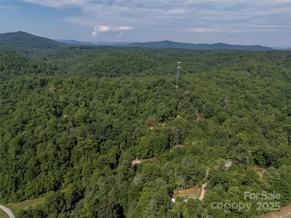 $575,000 | 1084 Old Howard Gap Road, Saluda, NC 28773