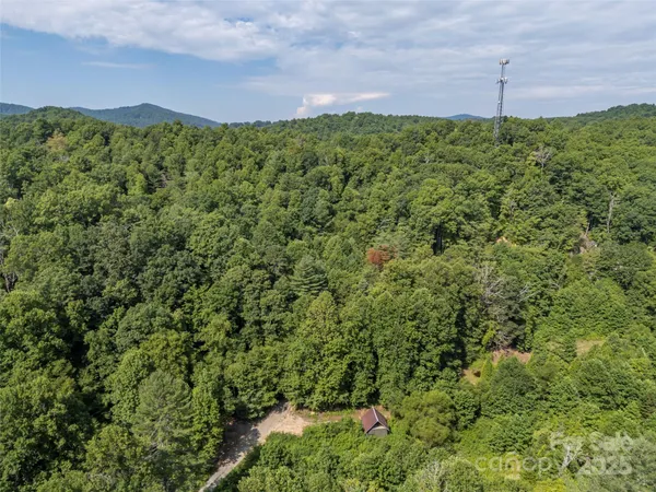 $575,000 | 1084 Old Howard Gap Road, Saluda, NC 28773