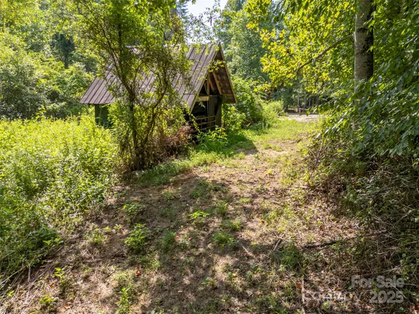 $575,000 | 1084 Old Howard Gap Road, Saluda, NC 28773