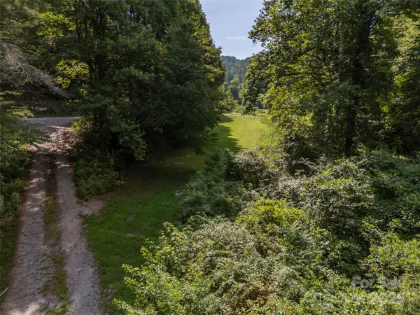 $575,000 | 1084 Old Howard Gap Road, Saluda, NC 28773