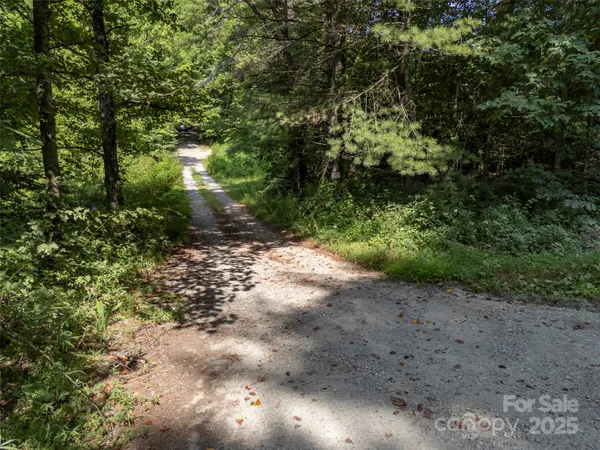 $575,000 | 1084 Old Howard Gap Road, Saluda, NC 28773