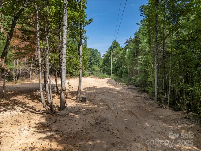 $675,000 | 1084 Old Howard Gap Road, Saluda, NC 28773