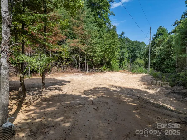 $575,000 | 1084 Old Howard Gap Road, Saluda, NC 28773