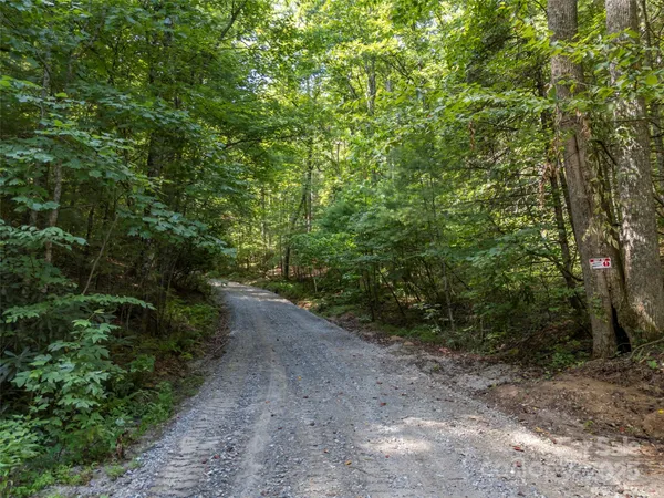 $575,000 | 1084 Old Howard Gap Road, Saluda, NC 28773
