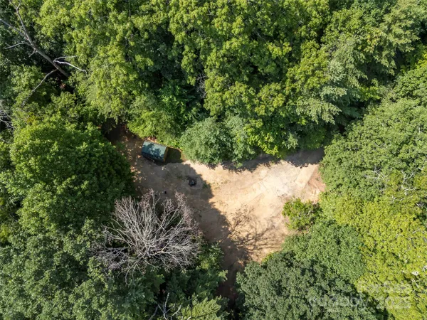 $575,000 | 1084 Old Howard Gap Road, Saluda, NC 28773