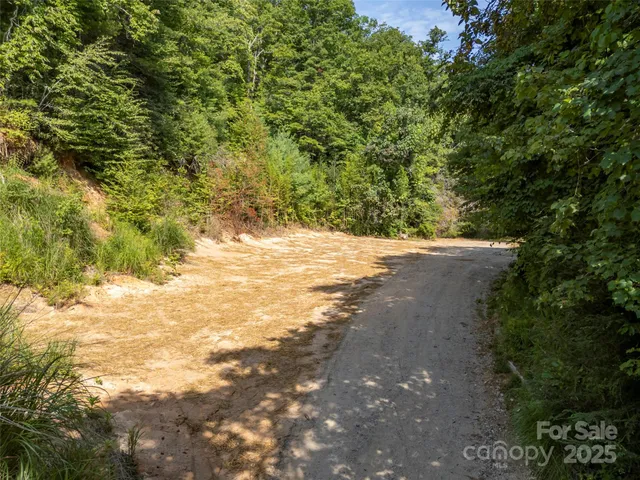 $675,000 | 1084 Old Howard Gap Road, Saluda, NC 28773
