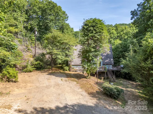 $675,000 | 1084 Old Howard Gap Road, Saluda, NC 28773