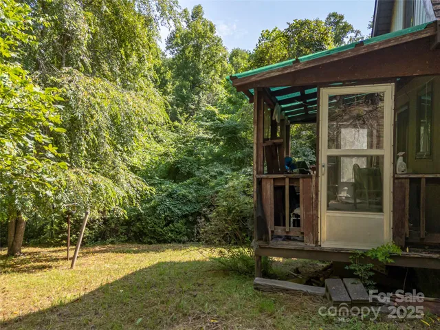 $675,000 | 1084 Old Howard Gap Road, Saluda, NC 28773