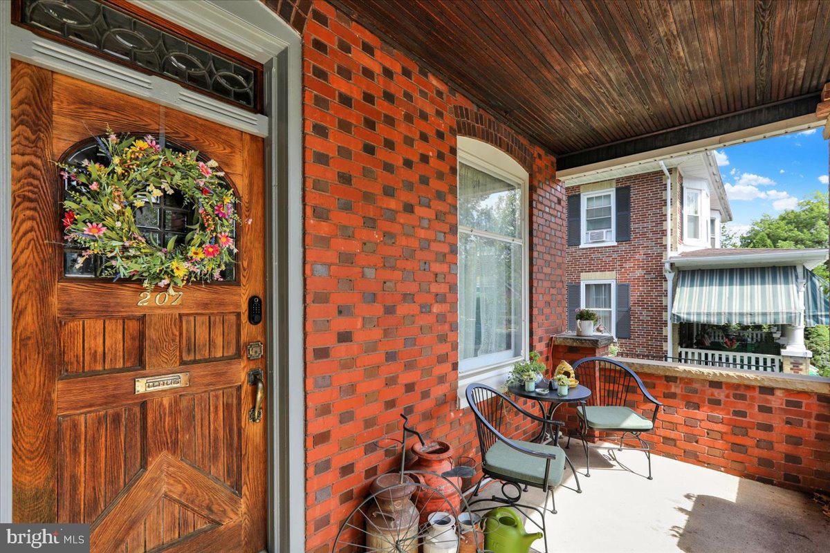 207 State Street Reading, PA 19607 - Photo 2 of 55 a outdoor living space with furniture