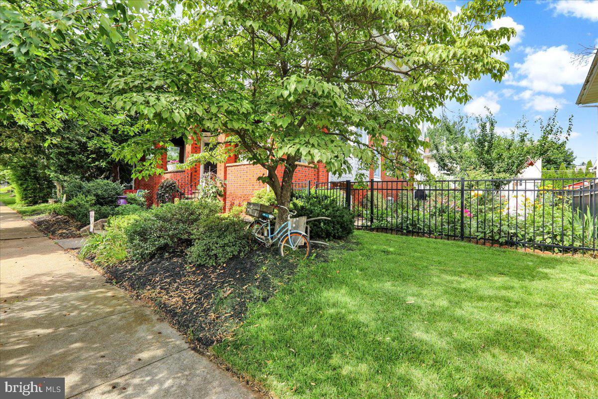207 State Street Reading, PA 19607 - Photo 40 of 55 a view of backyard with green space